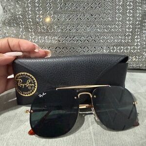 Ray-Ban Black and Gold Aviator Sunglasses